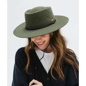 NEW GIGI PIP wren telescope crown hat in green blemished